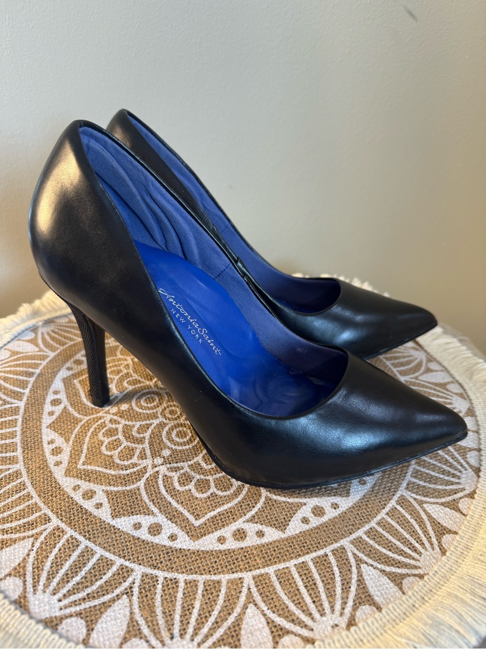 ANTONIA SAINT Women's Pointed Toe Heels Stiletto Pumps Black Leather Size 7